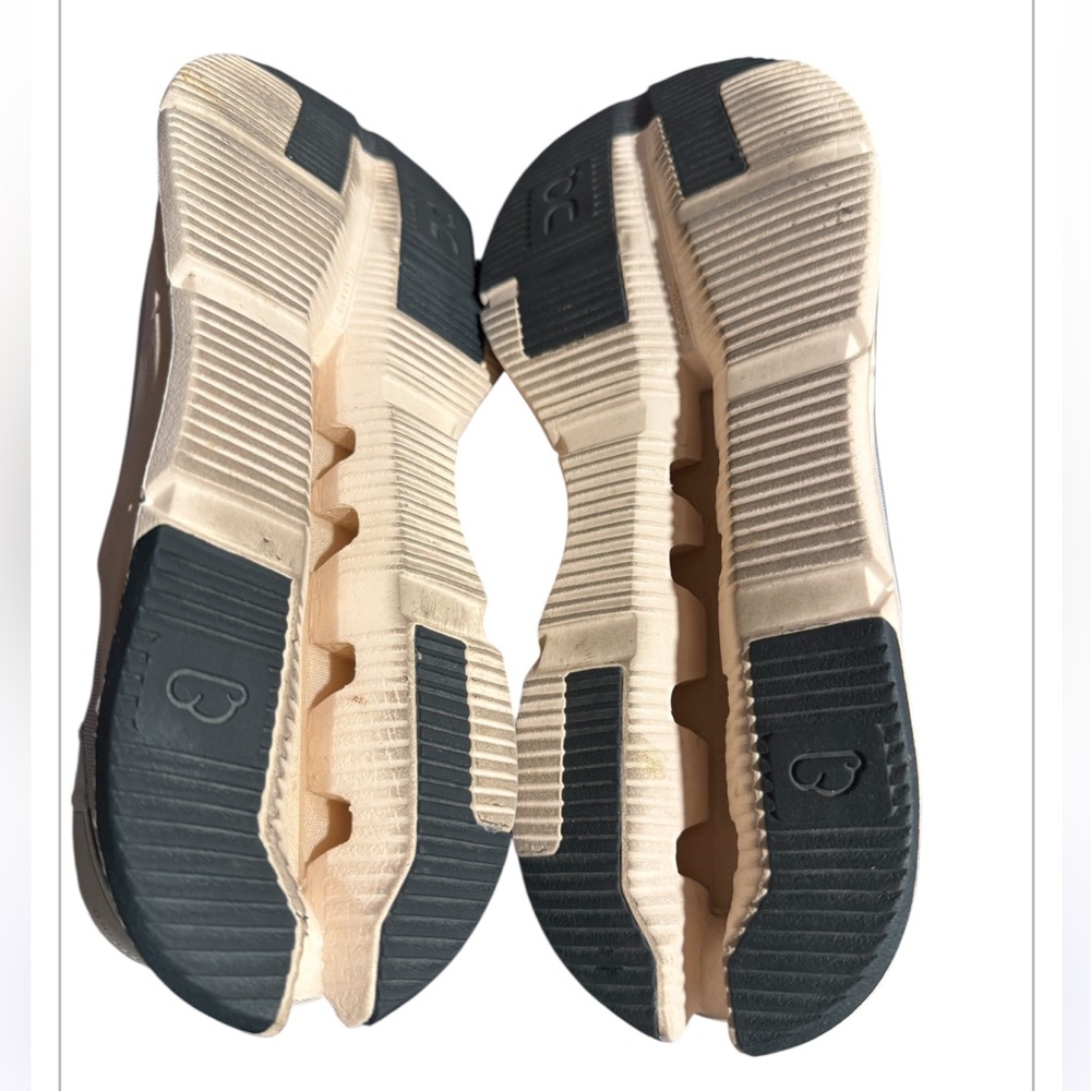 On Cloudnova Form Sneakers Size 8.5 - Picture 7 of 11